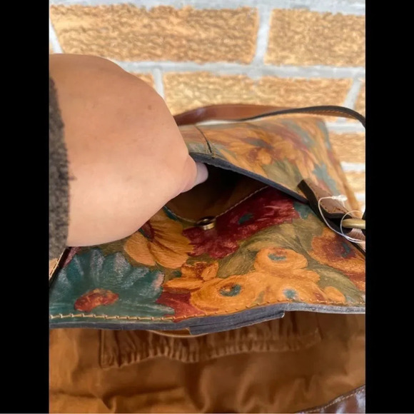 PATRICIA NASH FRESCO BOUQUET SOLARO
LEATHER TOTE - Picture 12 of 16